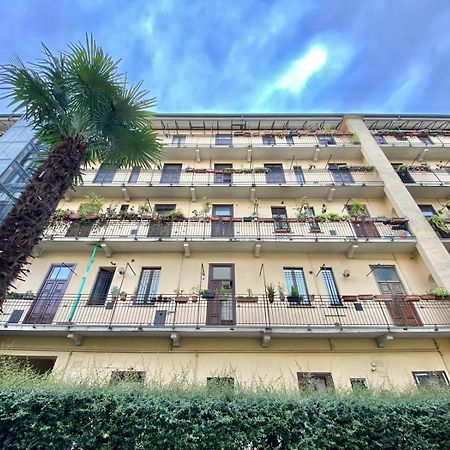 Grazioso Appartamento Nel Cuore Del Tran Tran Di Milano, Perfetto Per Amici E Famiglie, Vicino A Metropolitana エクステリア 写真