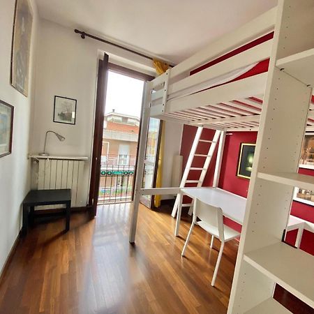 Grazioso Appartamento Nel Cuore Del Tran Tran Di Milano, Perfetto Per Amici E Famiglie, Vicino A Metropolitana エクステリア 写真