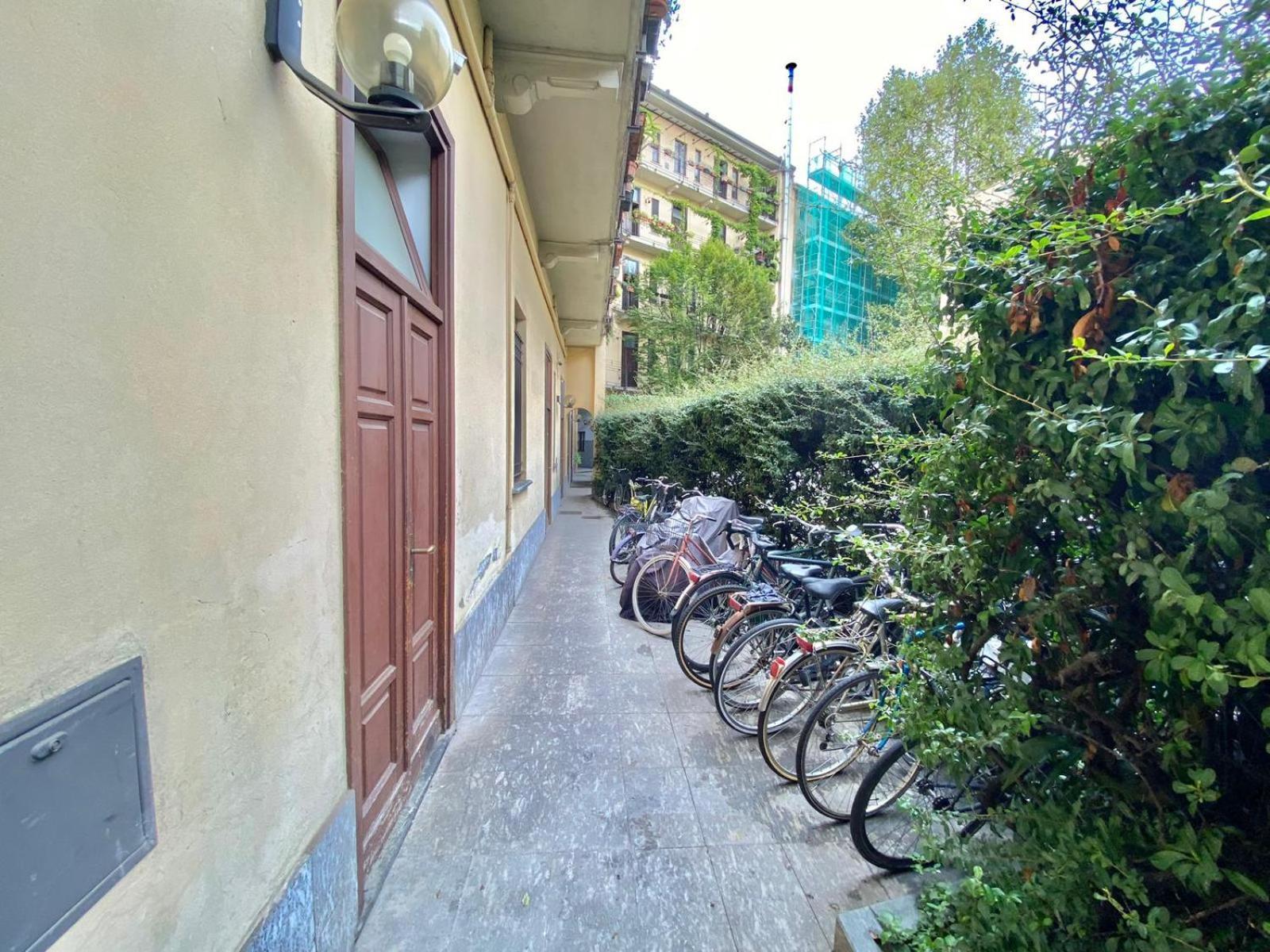 Grazioso Appartamento Nel Cuore Del Tran Tran Di Milano, Perfetto Per Amici E Famiglie, Vicino A Metropolitana エクステリア 写真